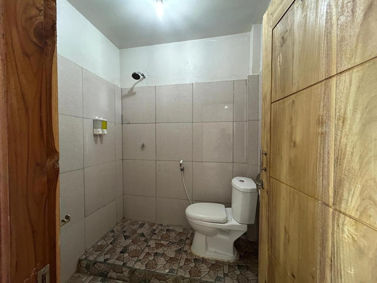 Four-G Home Stay & Komodo Tour Labuan Bajo Εξωτερικό φωτογραφία